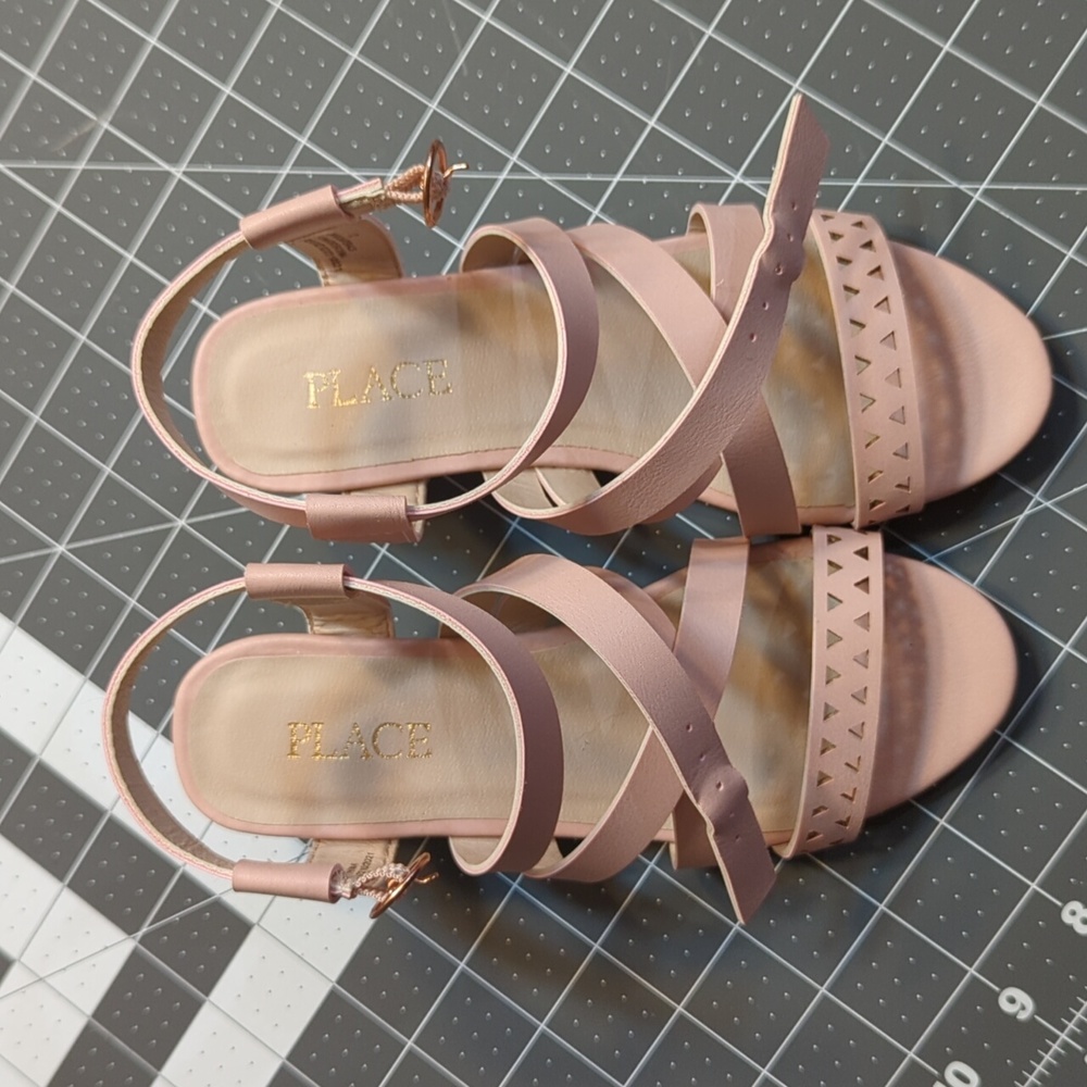 Girls shoes